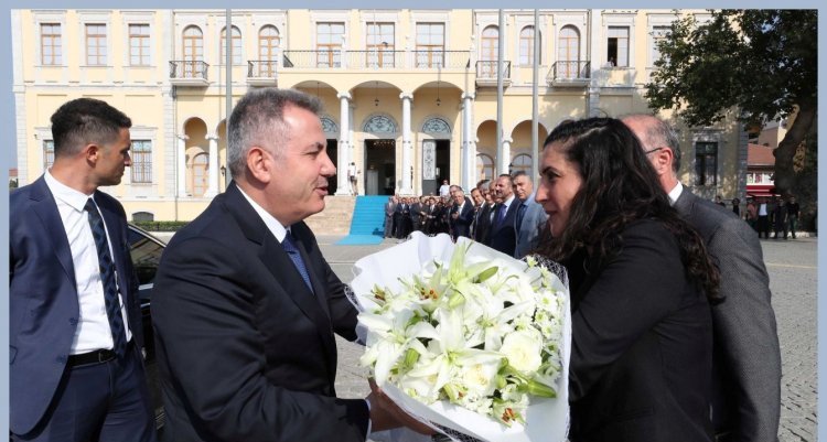 İZMİR VALİSİ DR. SÜLEYMAN ELBAN GÖREVE BAŞLADI