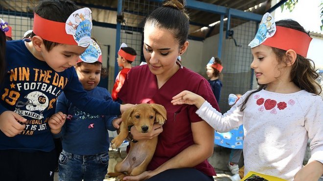 Belediye Çocuklara Hayvan Sevgisini Aşılıyor