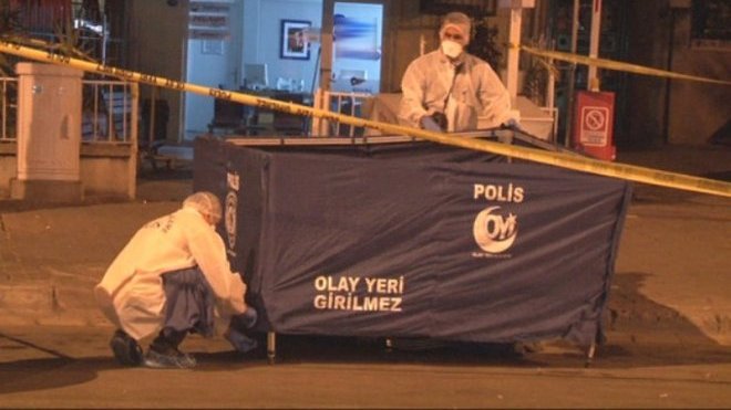 İzmir'de Bıçaklı Kavga: 1 Ölü