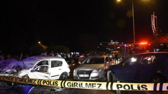 İzmir'de  Feci Kaza!