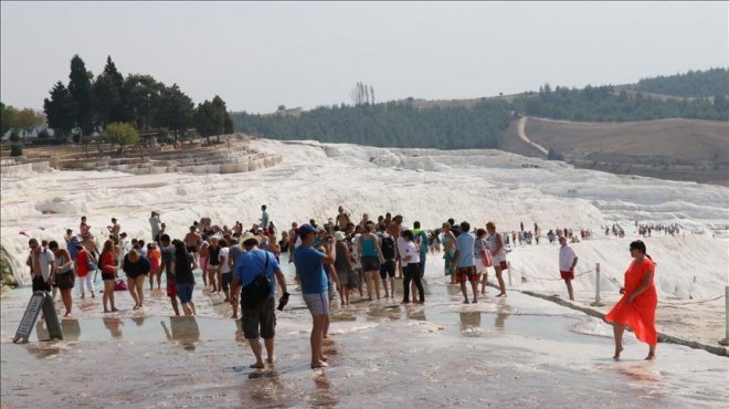 Pamukkale 9 ayda ziyaretçi rekoru kırdı