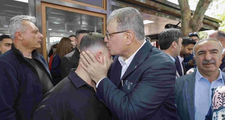 Çünkü İzmir gençleriyle güzel 