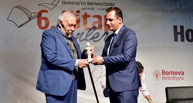 Homeros’un kentinde kitap rüzgârı