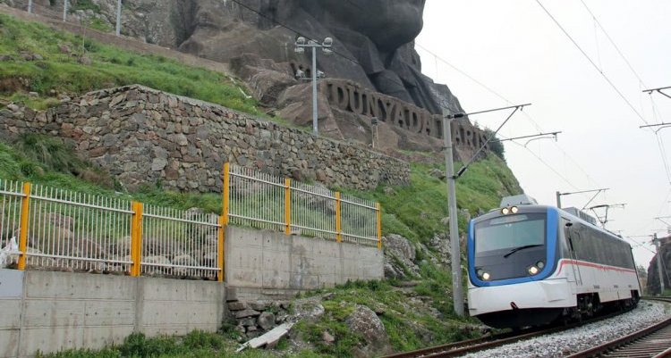 İZBAN’daki grev nedeniyle ulaşım hatlarında düzenleme